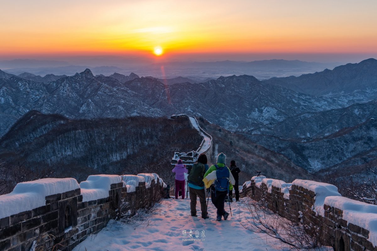 雪后清晨登山赏景缩略图